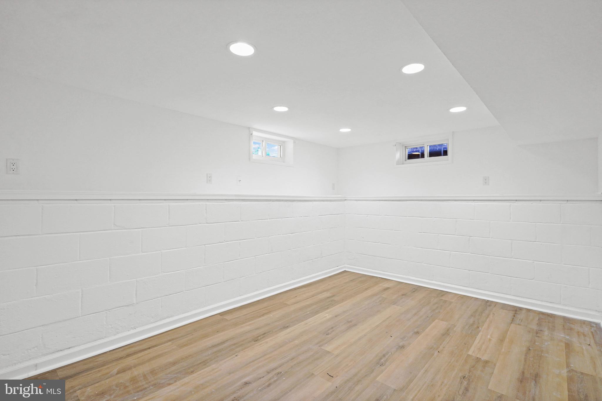 WATERSEDGE - Residential