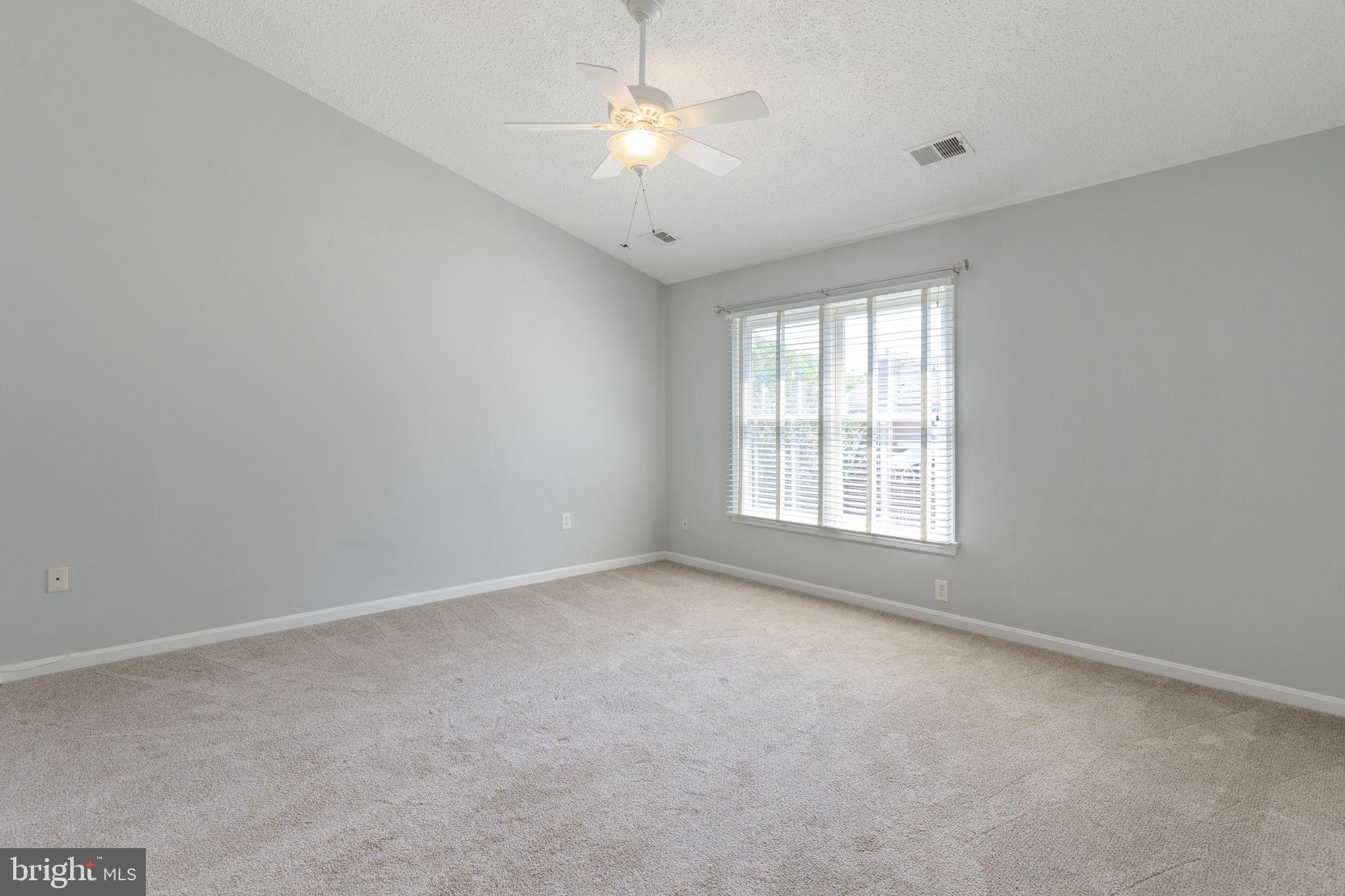 LAKE RIDGE - MOHICAN - Residential Lease