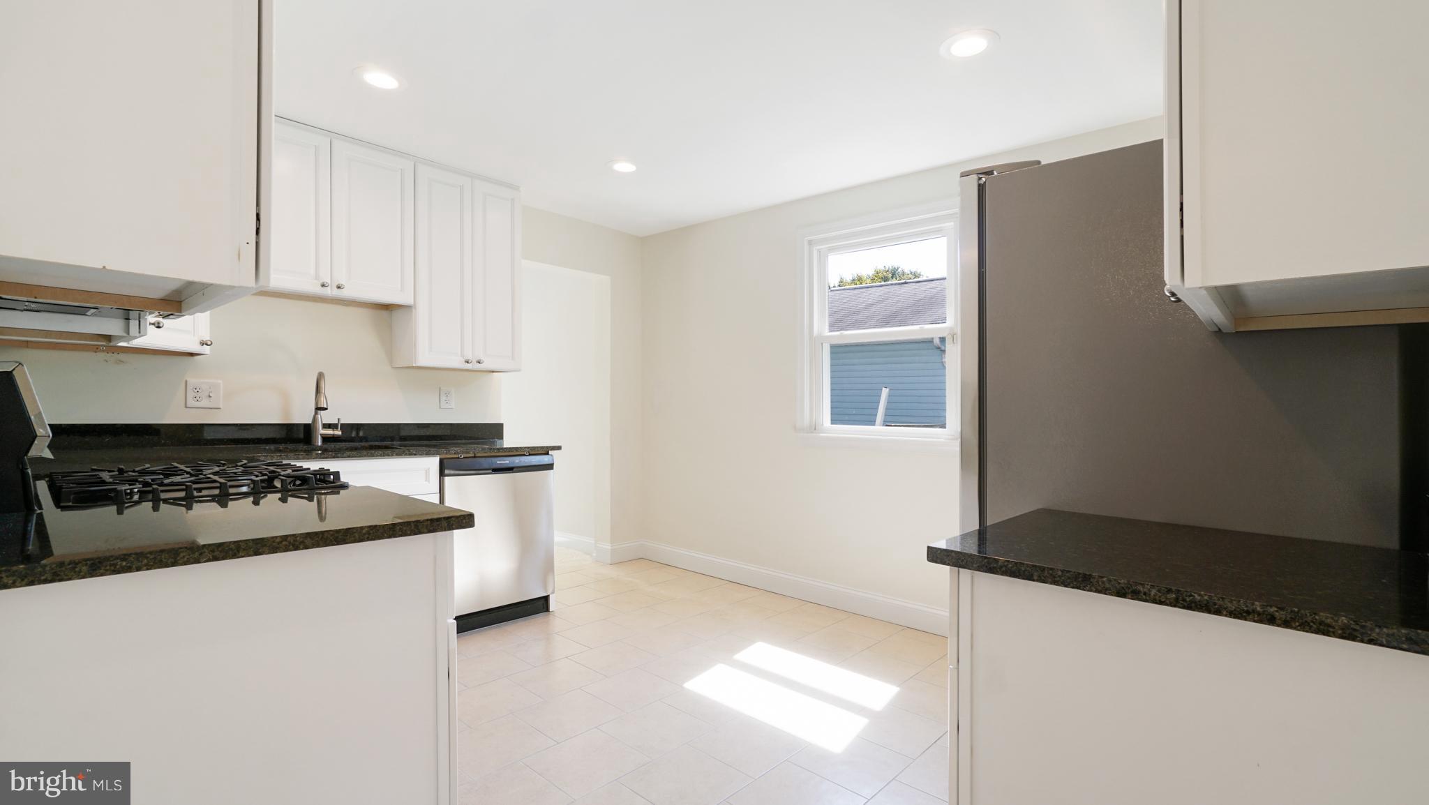 RIVIERA BEACH - Residential