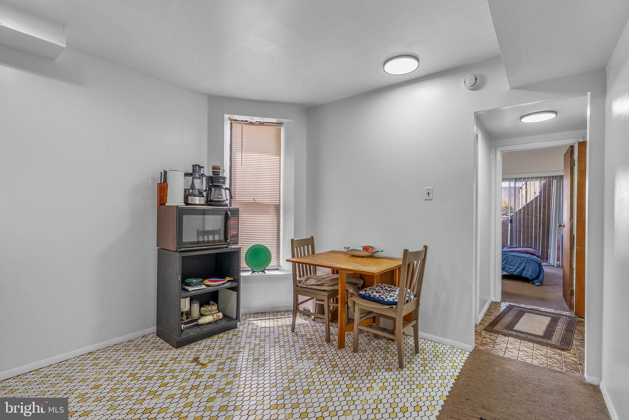 FAIRMOUNT - Residential Income
