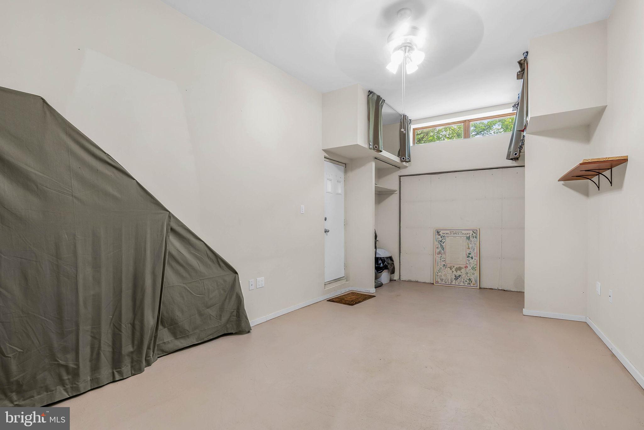 FAIRMOUNT - Residential Income