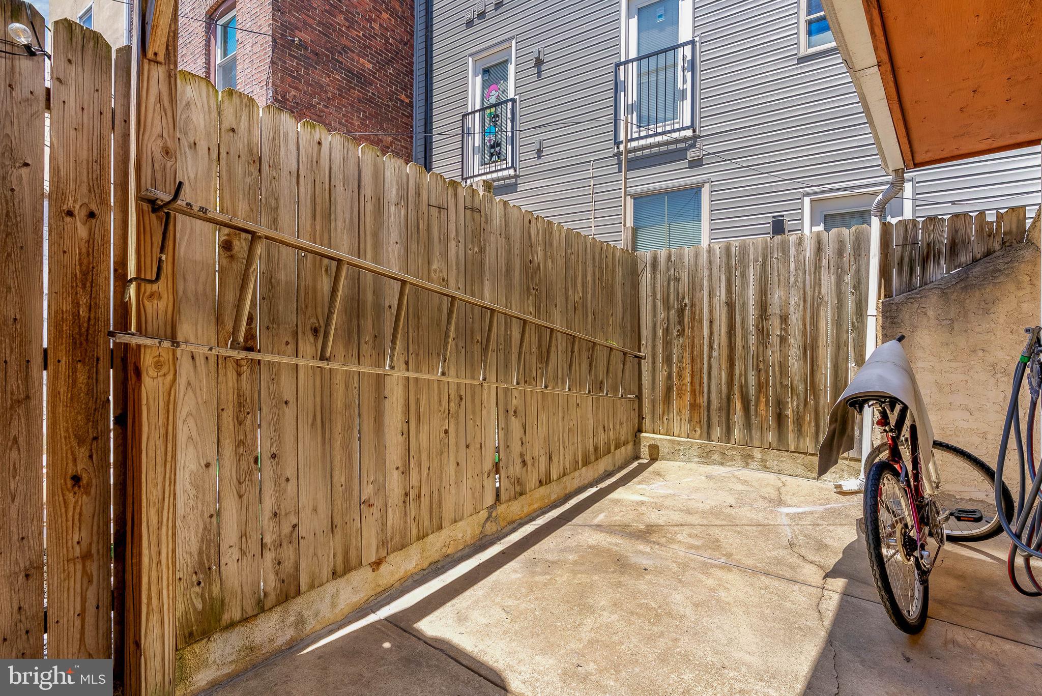 FAIRMOUNT - Residential Income