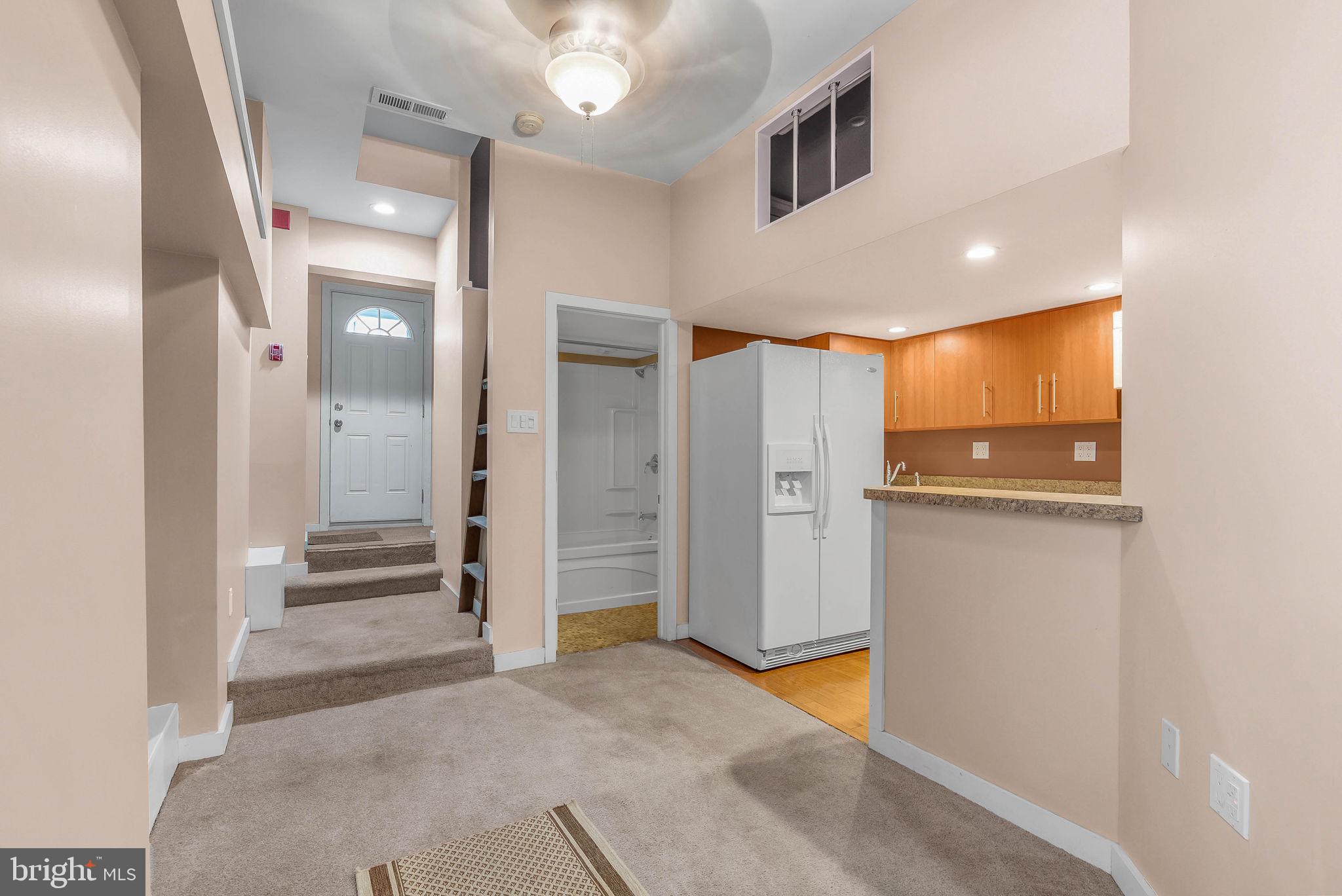 FAIRMOUNT - Residential Income