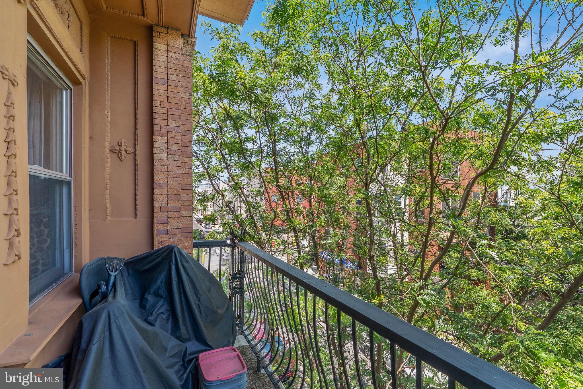 FAIRMOUNT - Residential Income