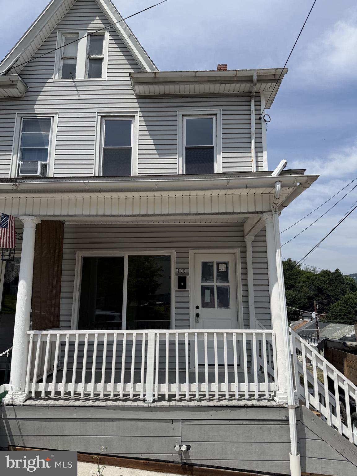 Majority has been renovated within the last year. New
electrical, new windows, new front door, and flooring in every room. Oil heat with brand
new baseboards throughout. Washer/dryer hookup available upstairs or downstairs, your
choice. Attic offers bonus storage, and off-street parking is possible on the side. New front
railing adds curb appeal, Shamokin neighborhood. 1,144 sq ft (buyer to verify). Recent
appraisal of $80,000 available. Priced to move. Schedule your showing today.