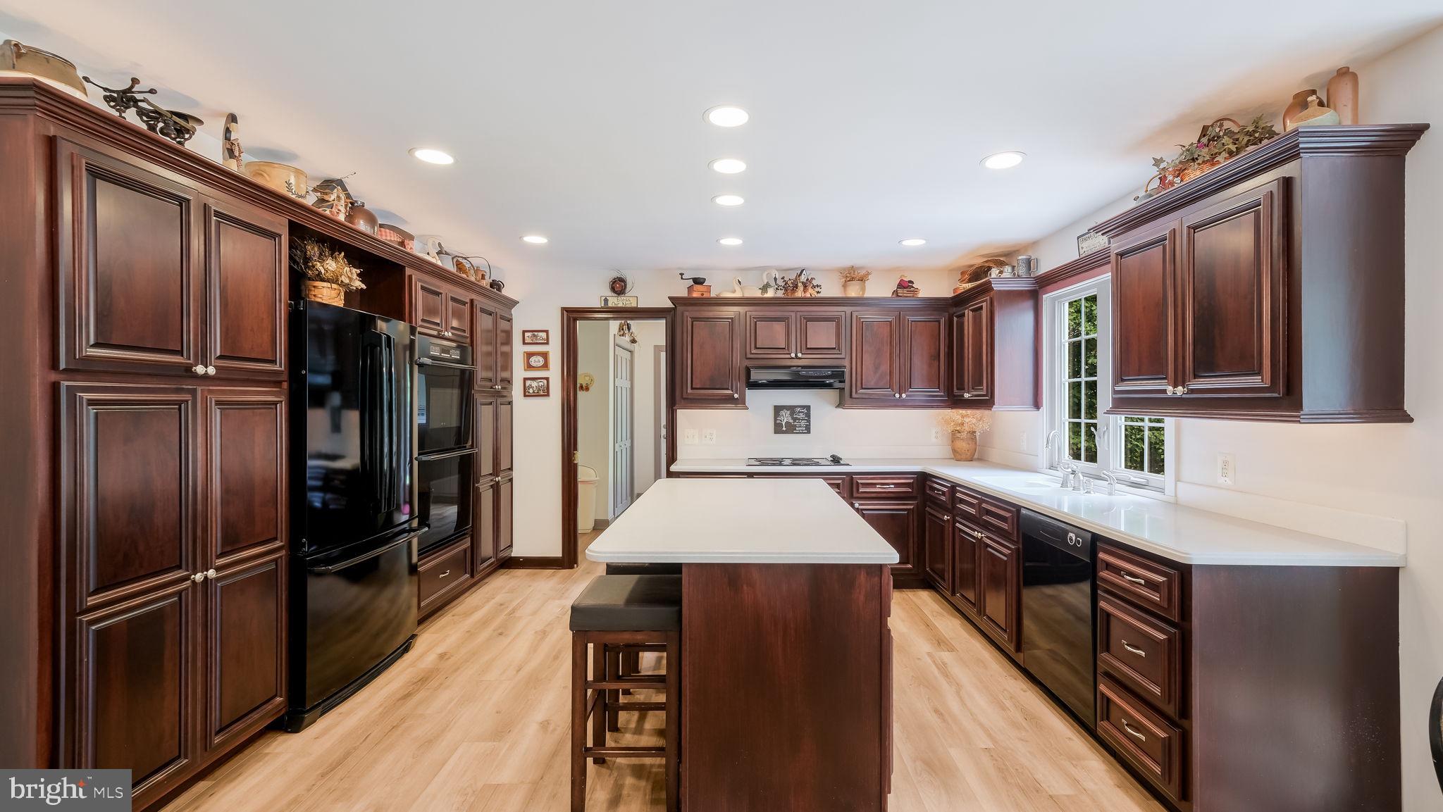 HAWK RIDGE - Residential