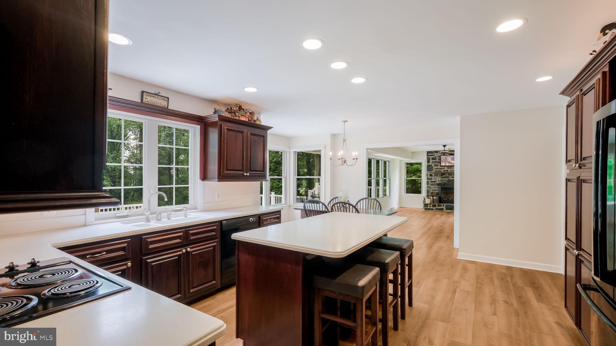 HAWK RIDGE - Residential