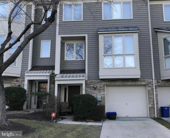 SUMMIT CHASE - Residential Lease