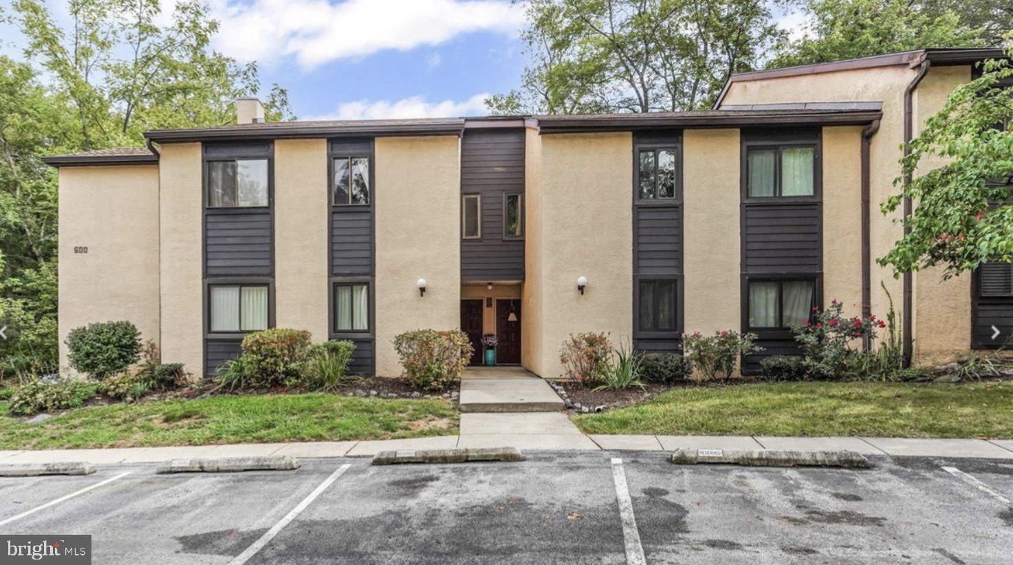 Location! Location!

Beautiful, clean and spacious, 4 bedroom, 2nd Floor End Unit available!  That has great views of the walking path, creek and park-like common area. There is a large living room, with newer carpet and sliders to the balcony overlooking the woods and wildlife.  That is a large primary suite, featuring a fully remodeled private bath (2024) and two large closets. The additional 3 bedrooms. Also, included is a small, locked storage unit in an adjacent building. A super convenient location for shopping. Close to RT 1 and 202.