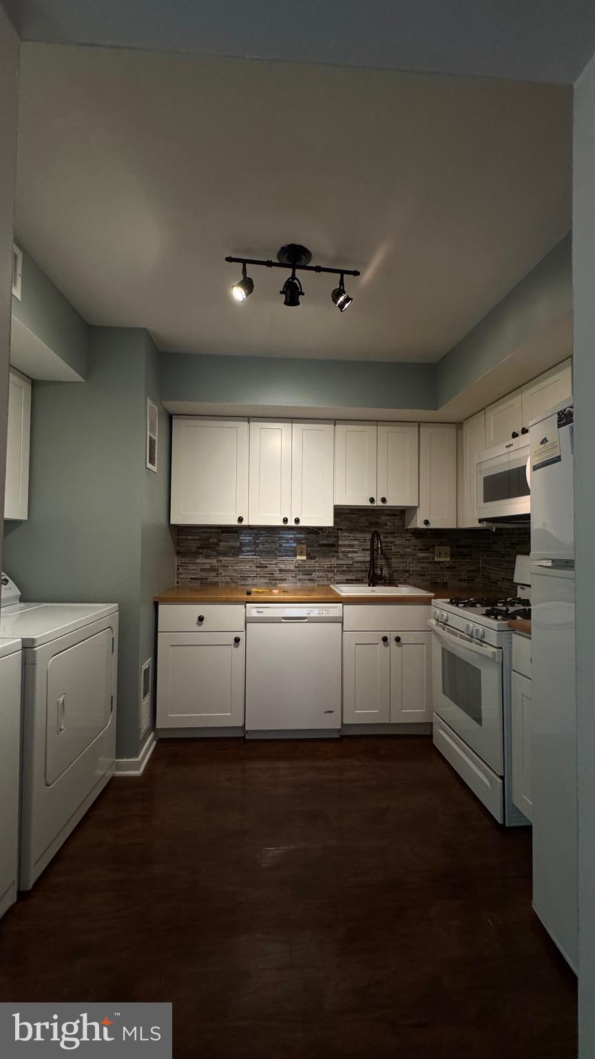 PAINTERS CROSSING - Residential