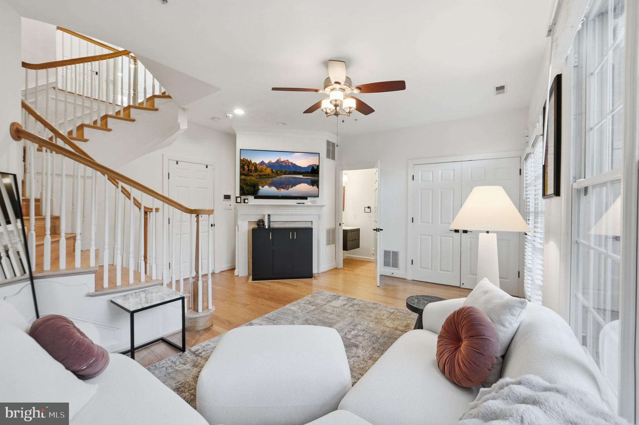 MCLEAN CREST - Residential