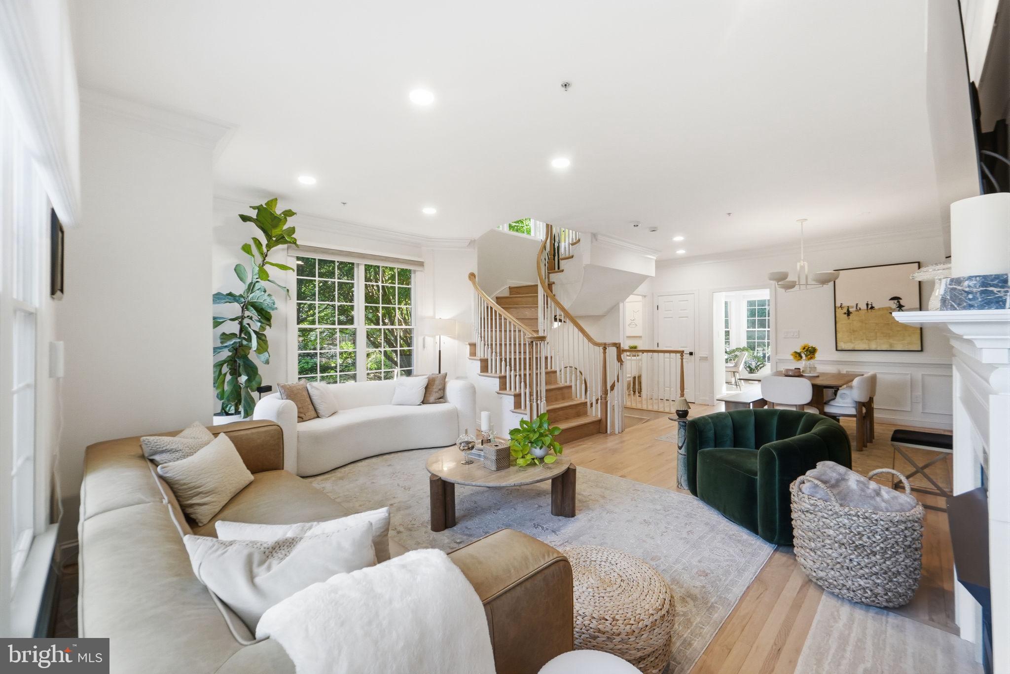 MCLEAN CREST - Residential