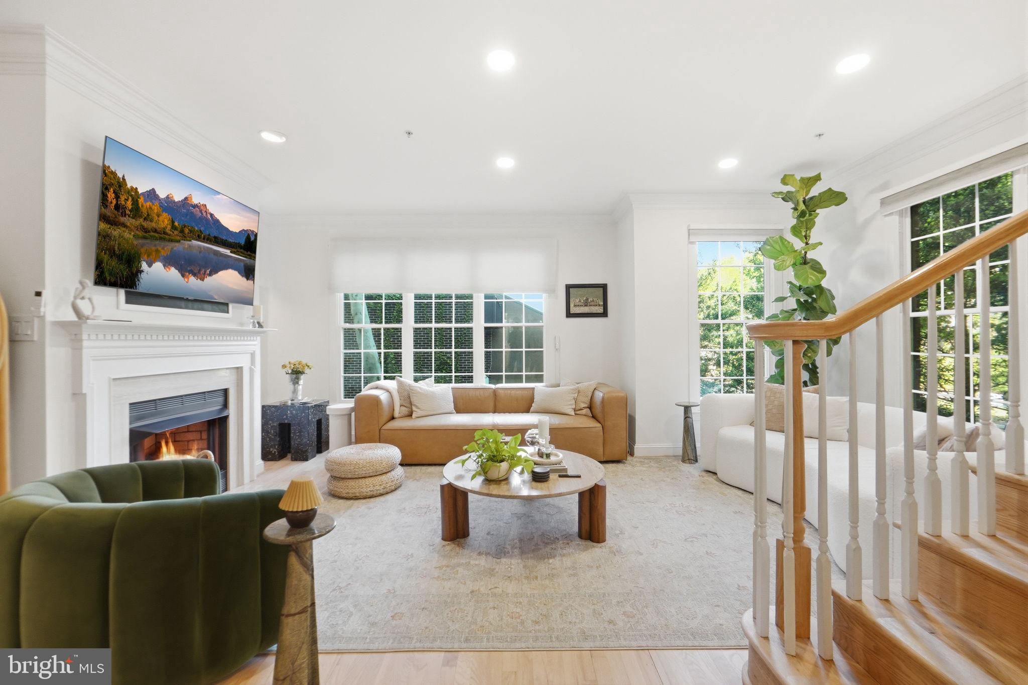 MCLEAN CREST - Residential