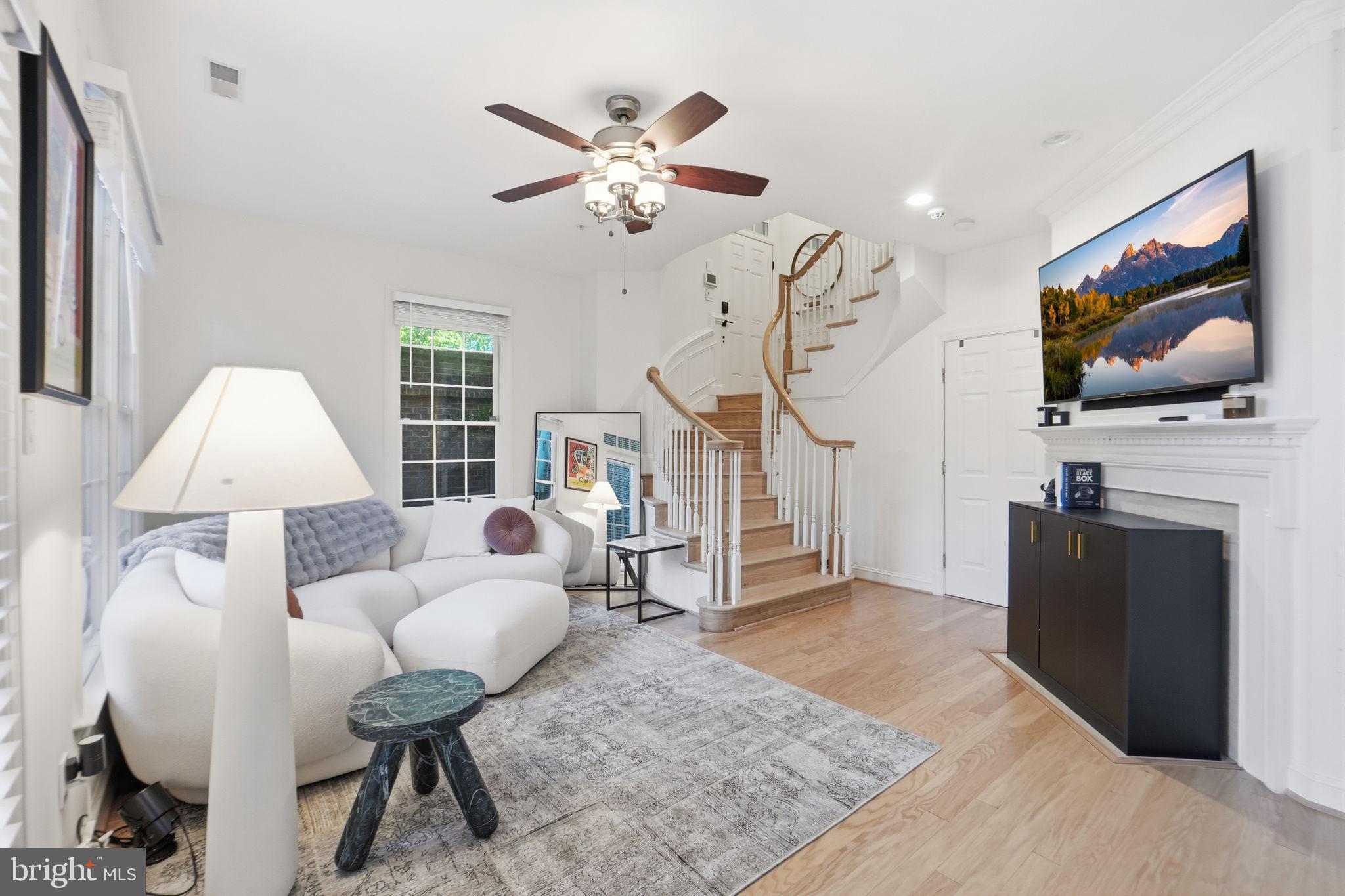 MCLEAN CREST - Residential