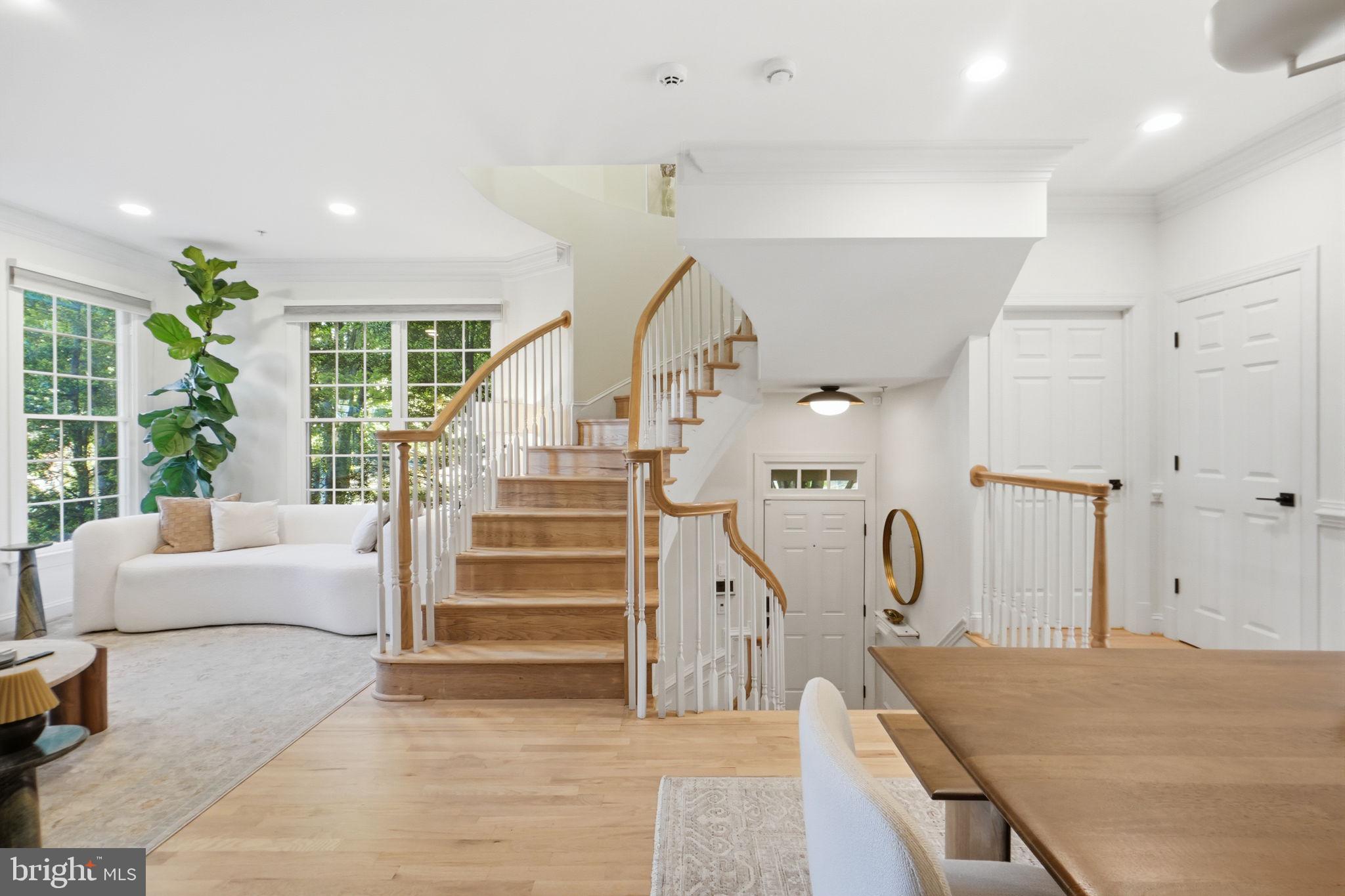 MCLEAN CREST - Residential