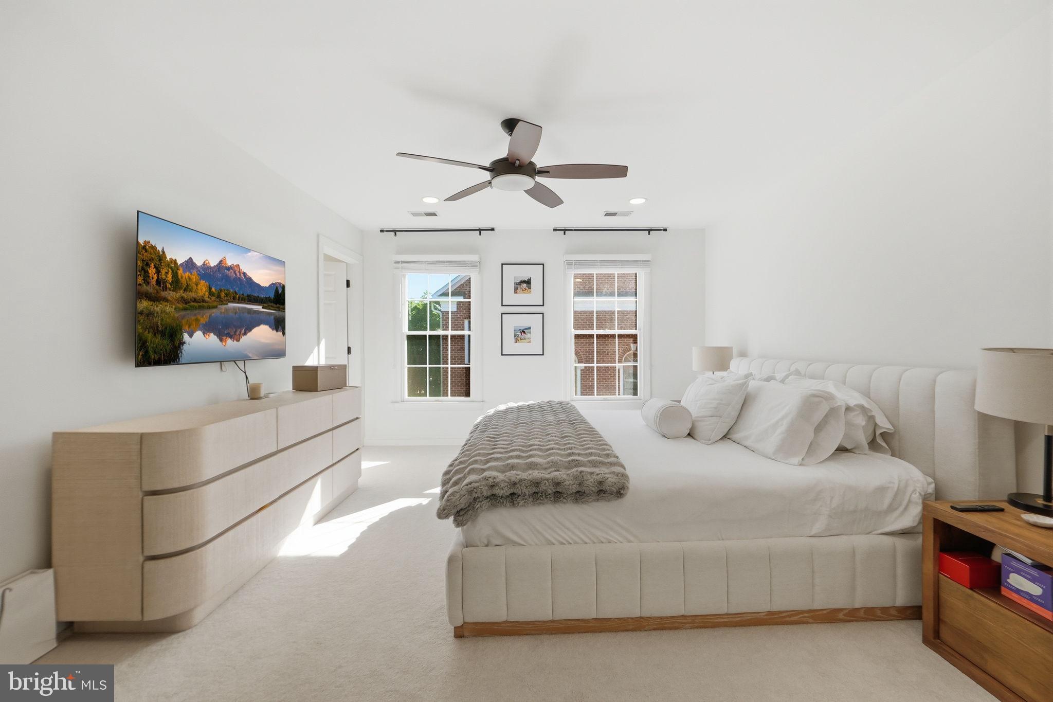 MCLEAN CREST - Residential