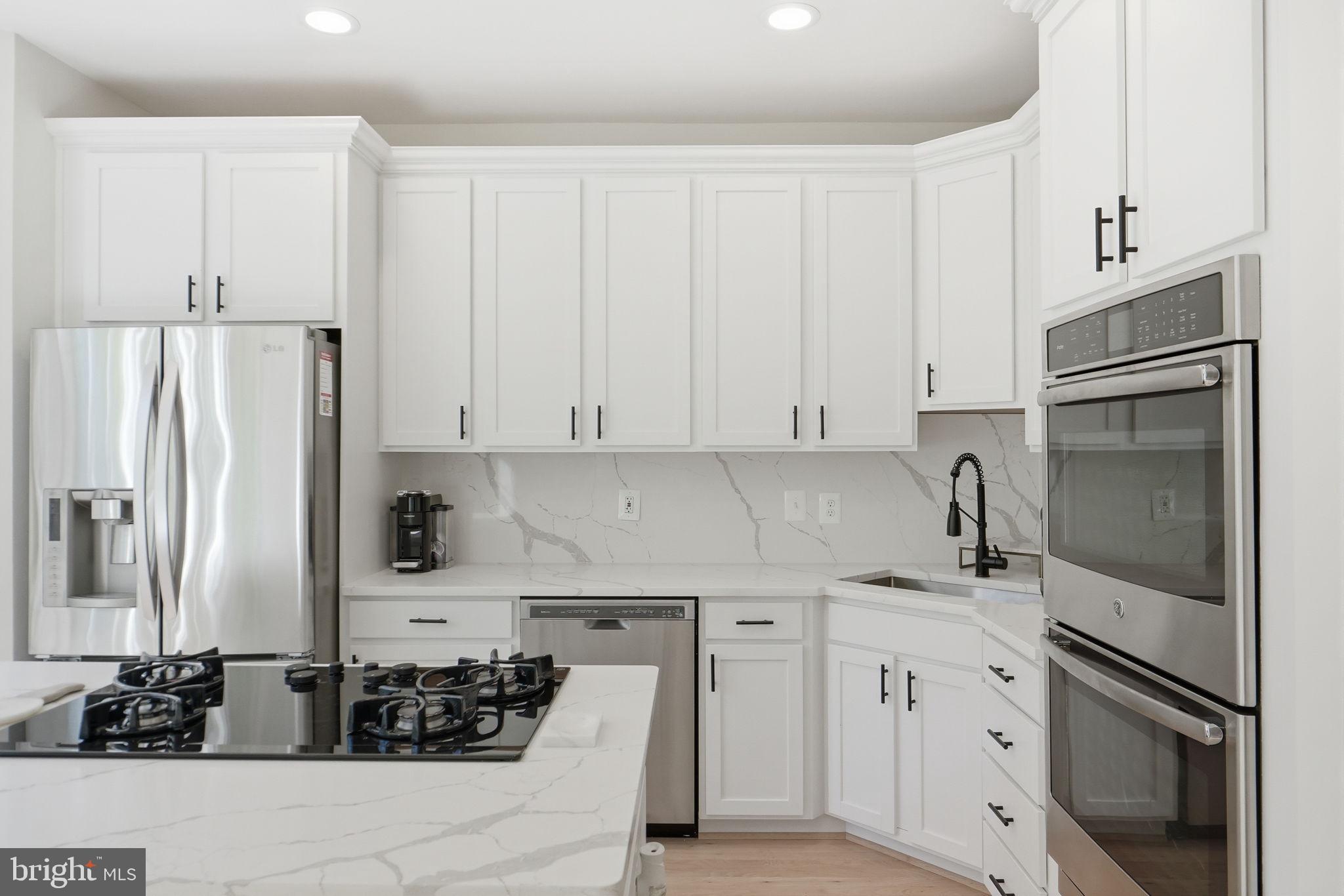 MCLEAN CREST - Residential