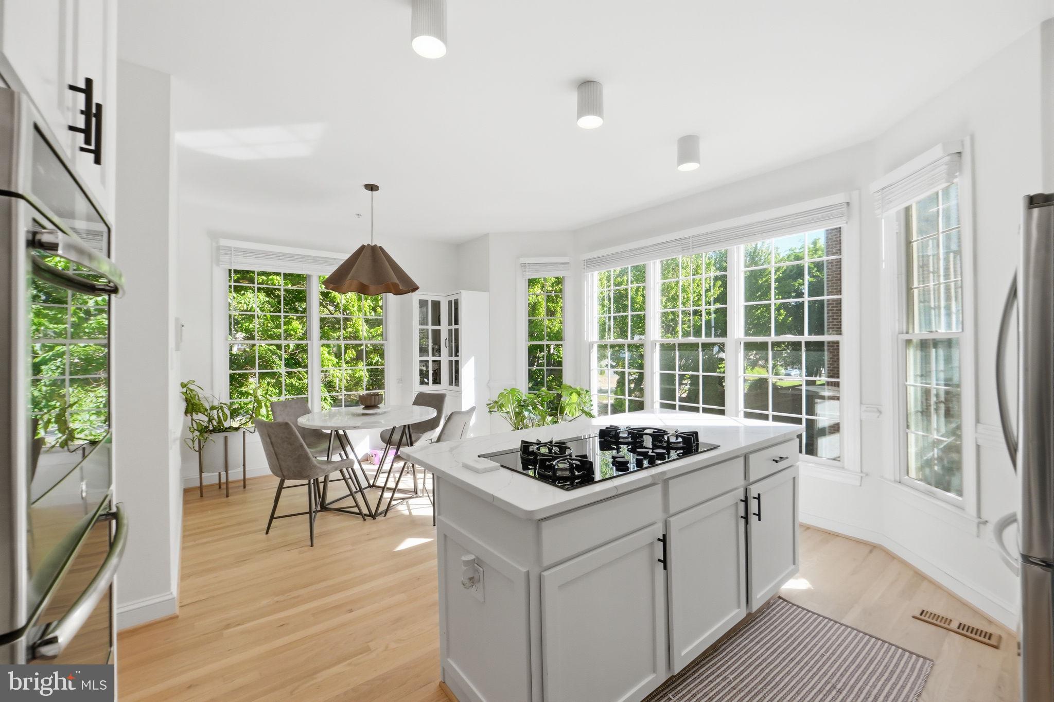 MCLEAN CREST - Residential