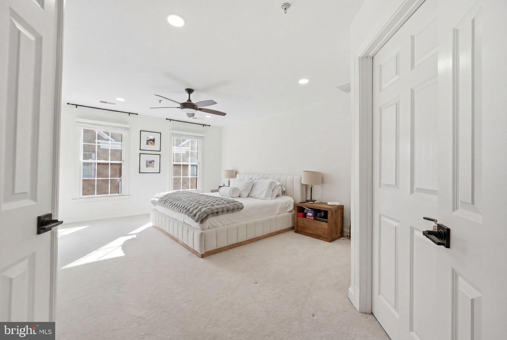 MCLEAN CREST - Residential