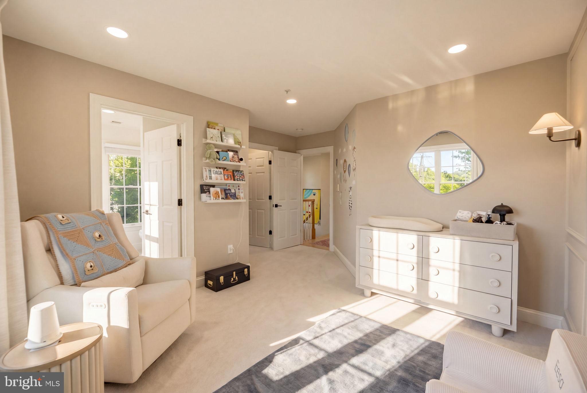 MCLEAN CREST - Residential
