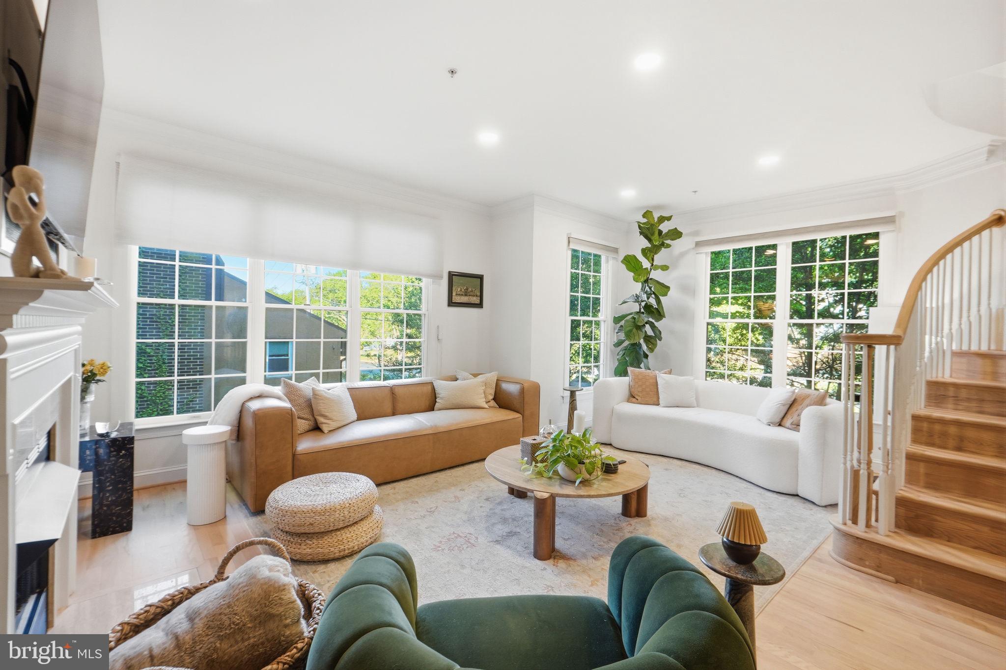MCLEAN CREST - Residential