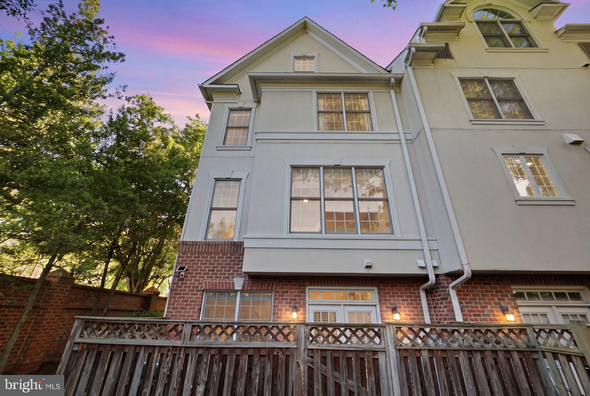 MCLEAN CREST - Residential