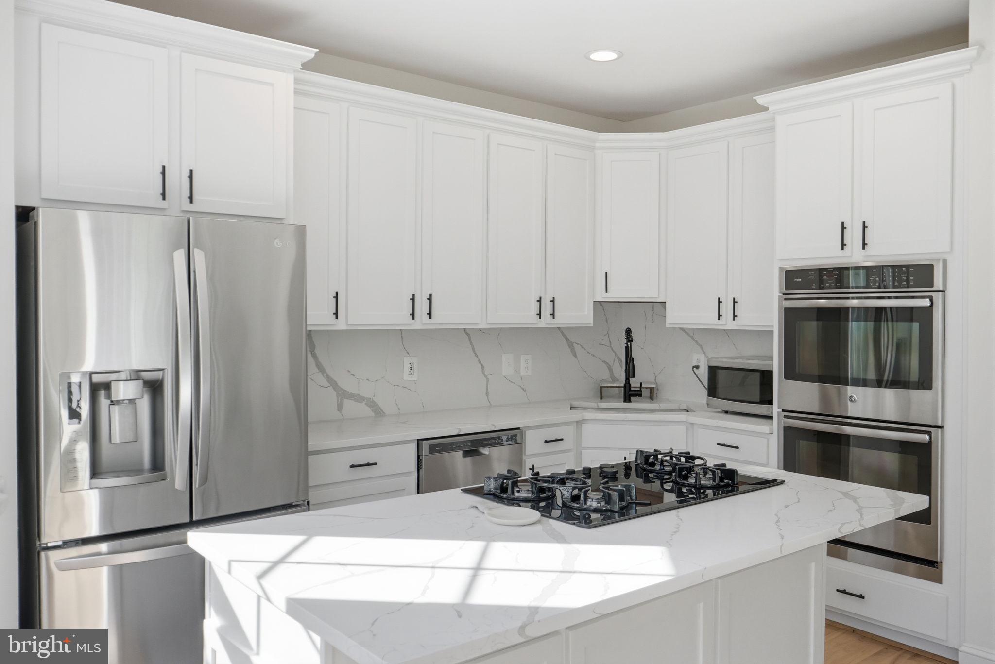 MCLEAN CREST - Residential