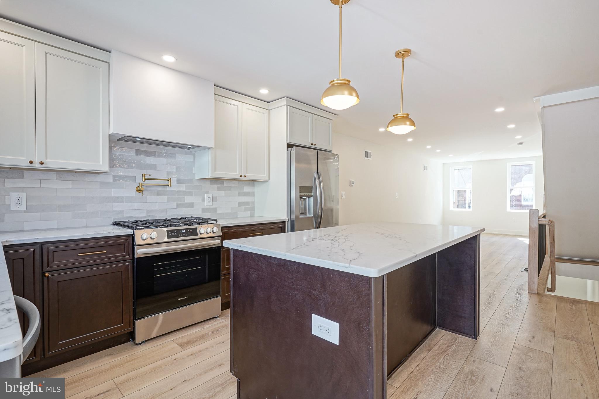 PASSYUNK SQUARE - Residential