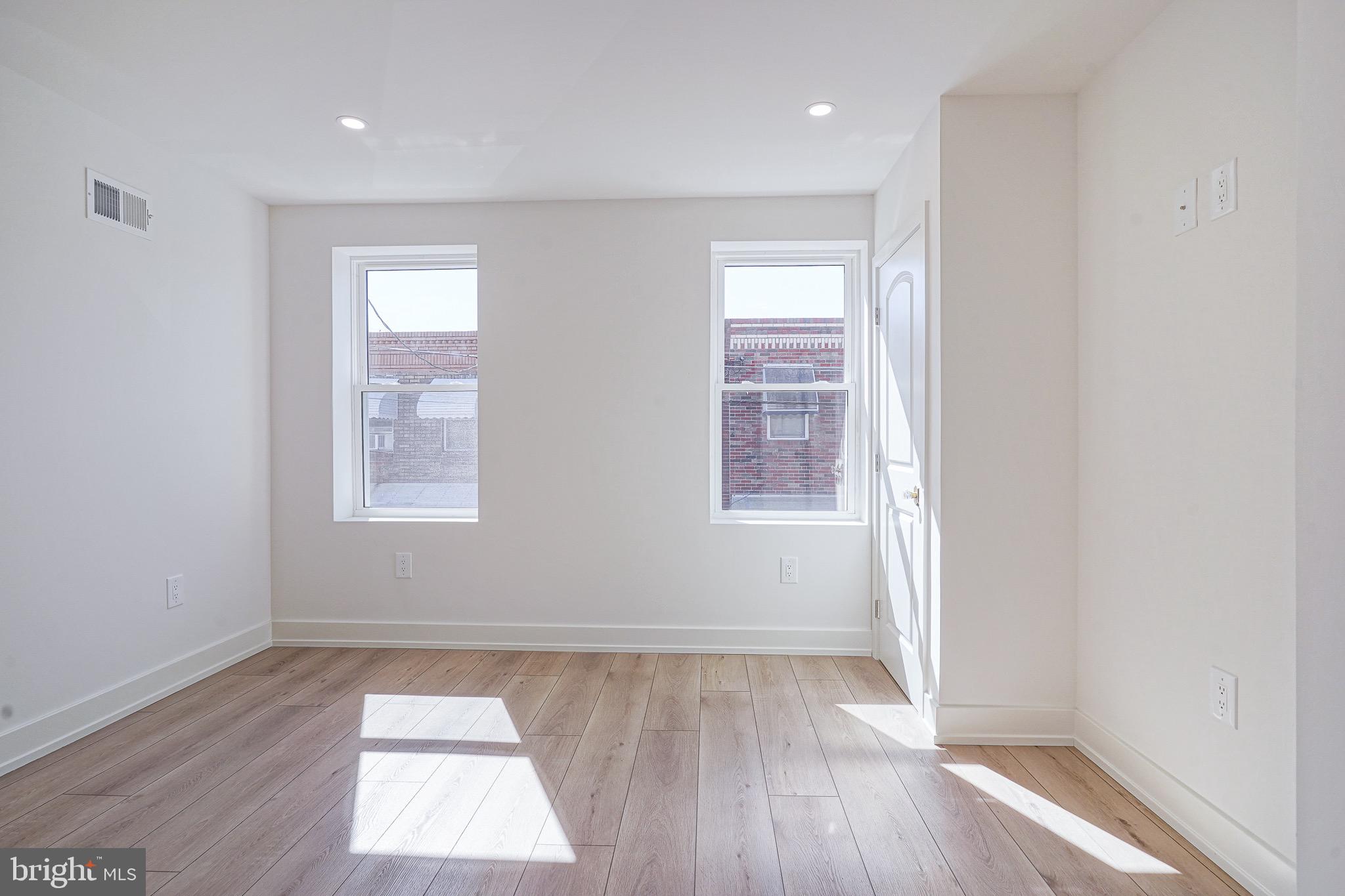 PASSYUNK SQUARE - Residential