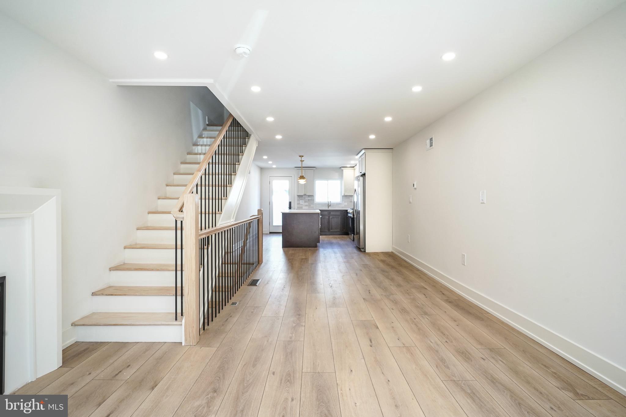 PASSYUNK SQUARE - Residential