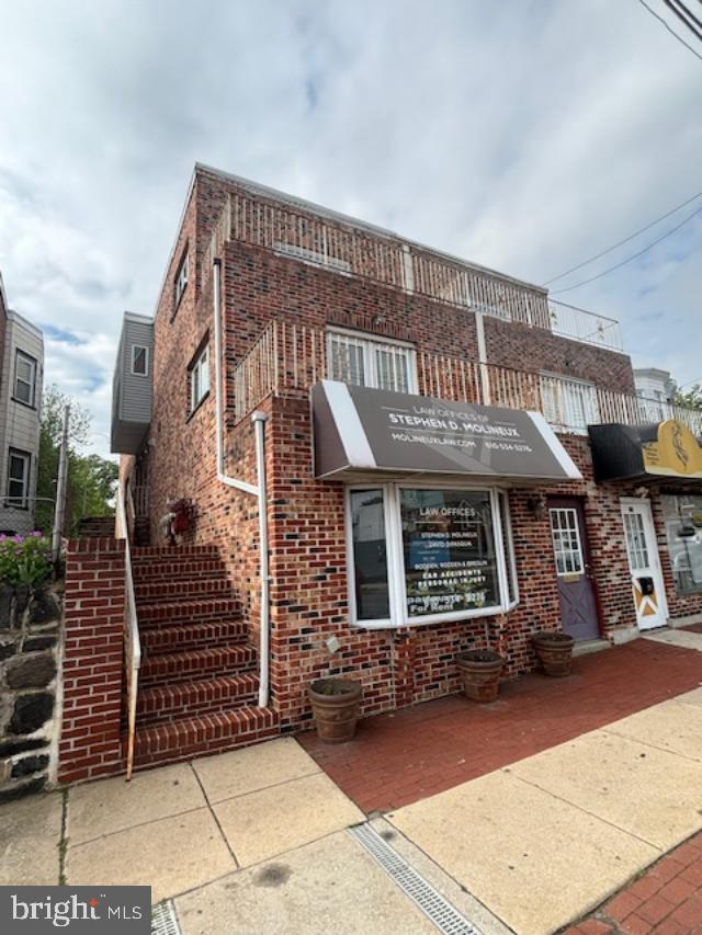 This Collingdale Twin was renovated/expanded in the 1970's and is located in the ZONE C Business District. The first floor Lawyer's office has been there for decades and includes reception area, bathroom, 3 offices and a storage room. Office is owner occupied with a projected rent of $1200/month. There are 2 (one) bed apartments on the 2nd floor, front unit has a balcony with nice view of the city, with rent of $750. Back unit has long-term tenant who pays $700. And a large one bed apartment on the 3rd floor also has a balcony with a better view of the city and long-term tenant at $850. All units have their own washer/dryer, heater/AC and hot water heater, paid by tenants. Owner maintenance and insurance is $4000/year and total taxes are $9635/year.