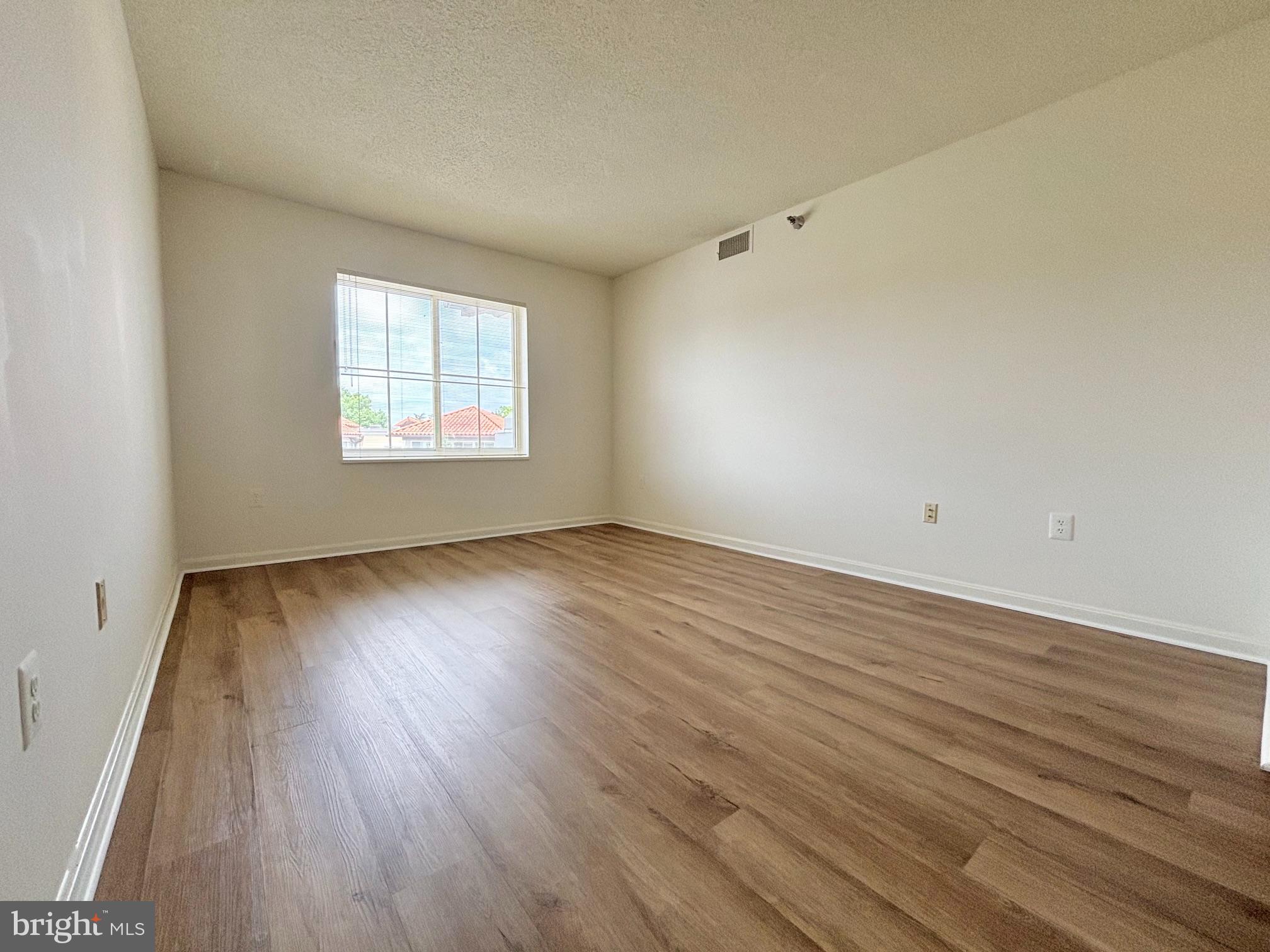 LEISURE WORLD - Residential
