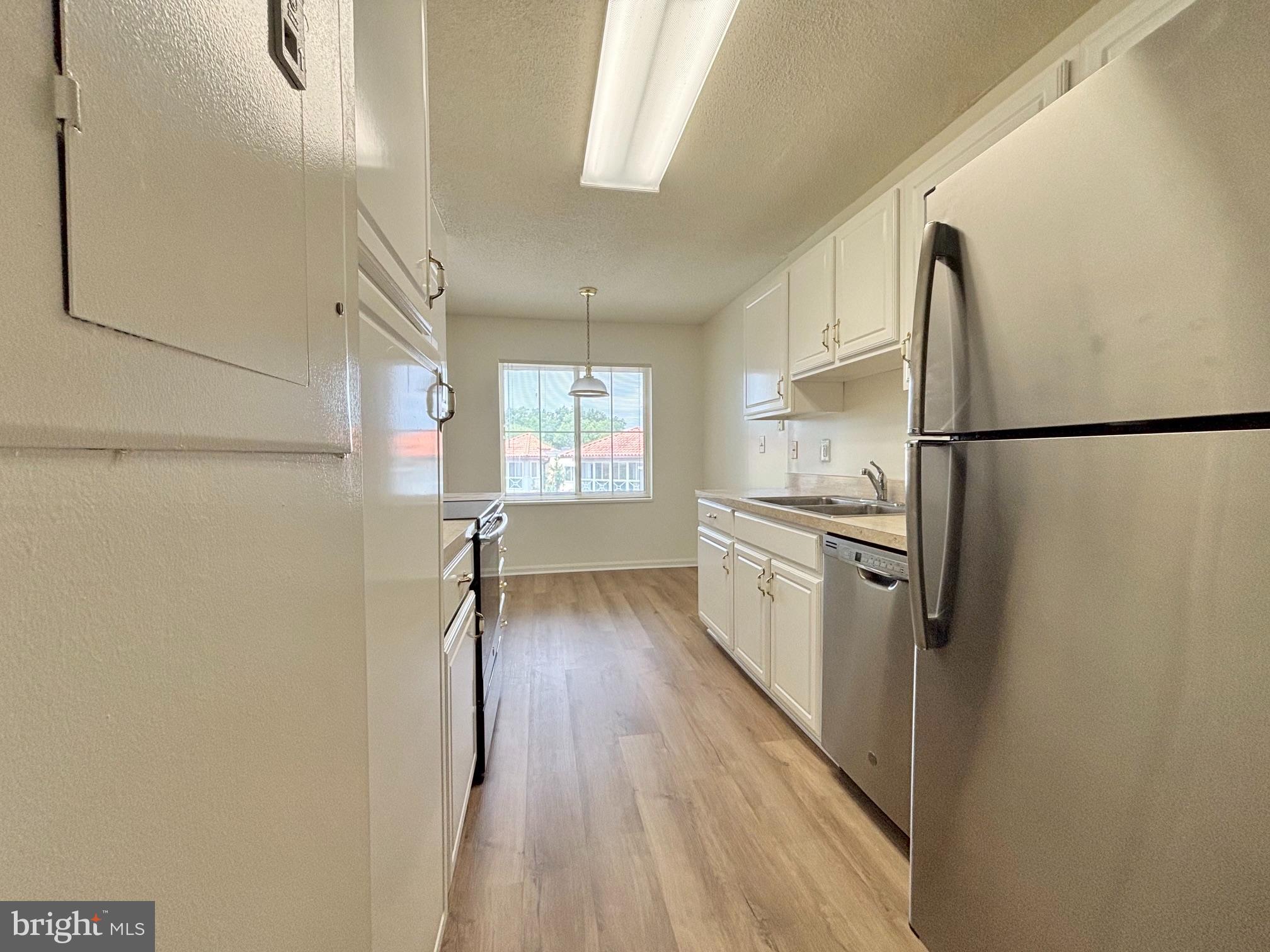 LEISURE WORLD - Residential