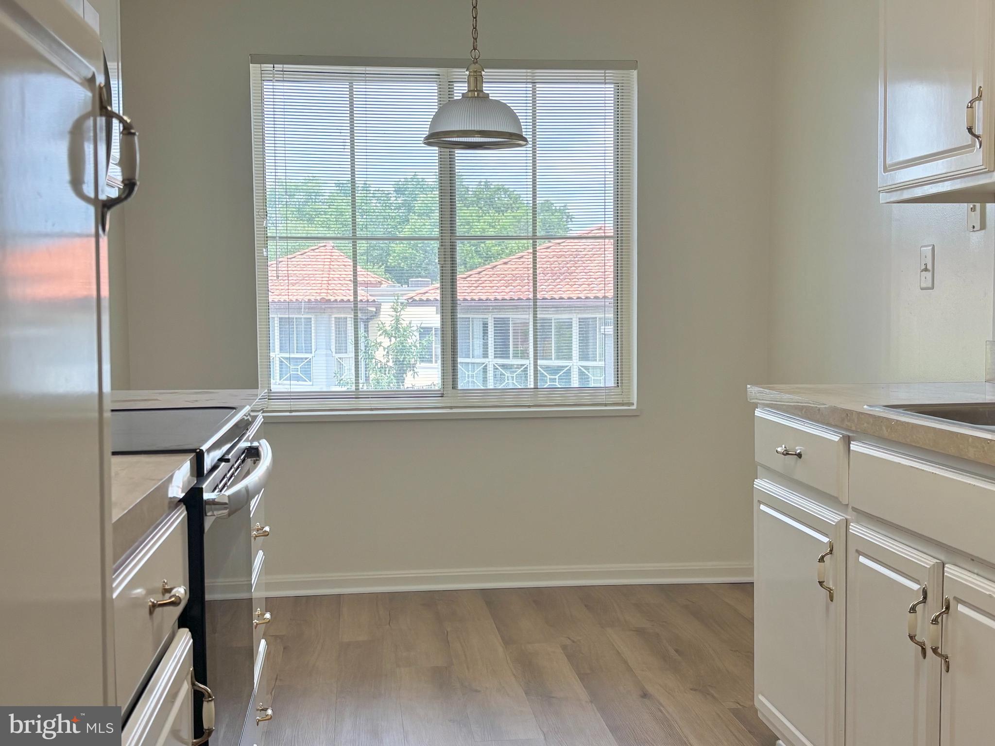LEISURE WORLD - Residential