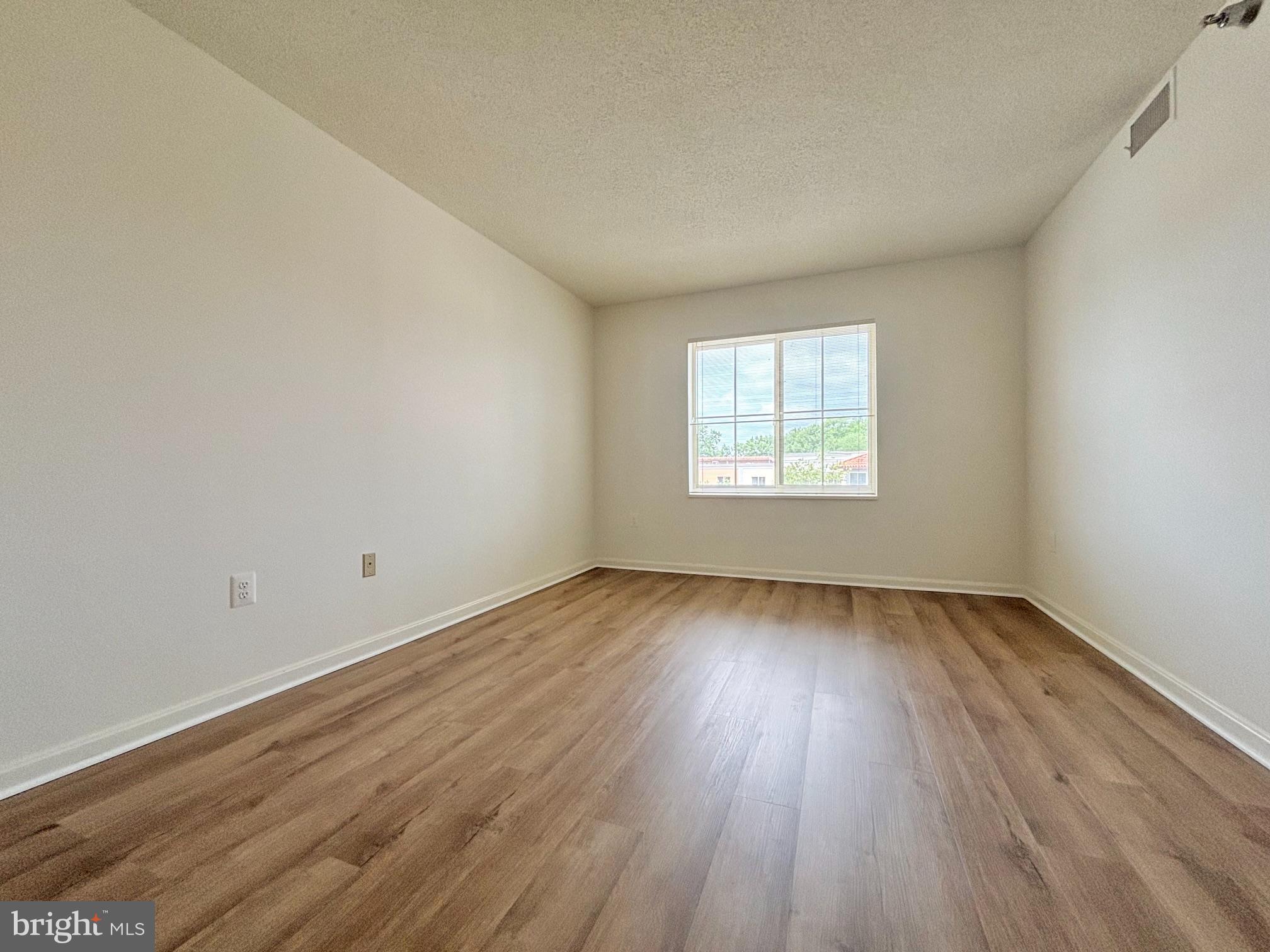 LEISURE WORLD - Residential