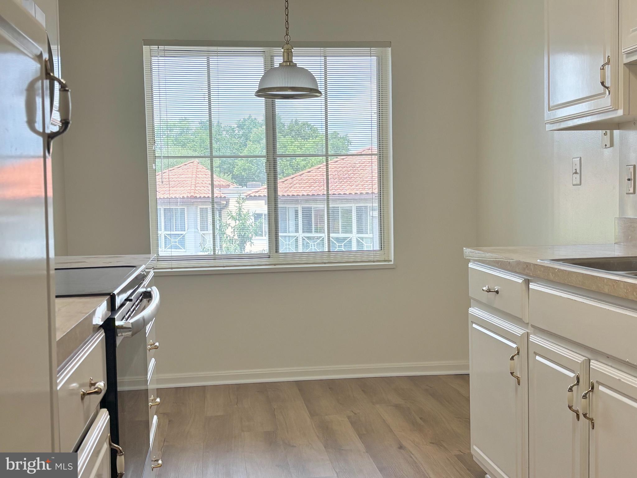 LEISURE WORLD - Residential