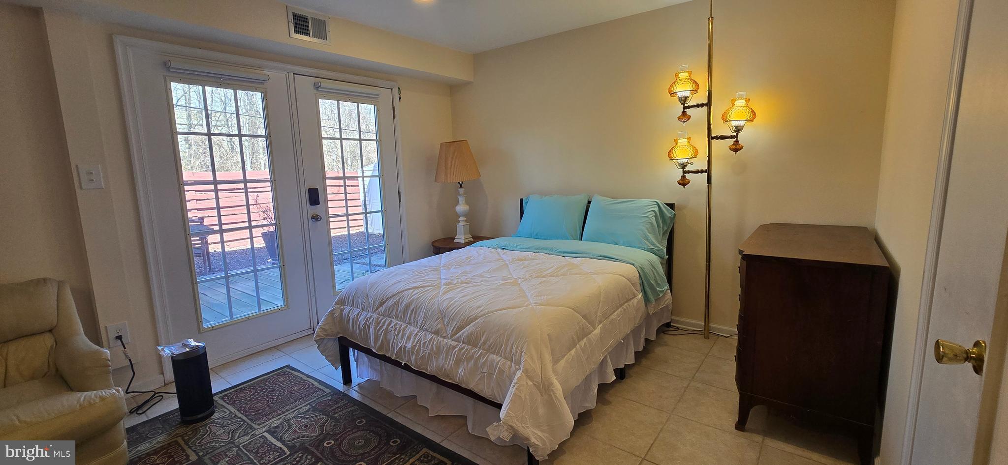 GREENWICH - Residential Lease