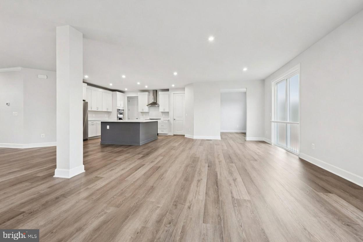JEFFERSON SQUARE - Residential