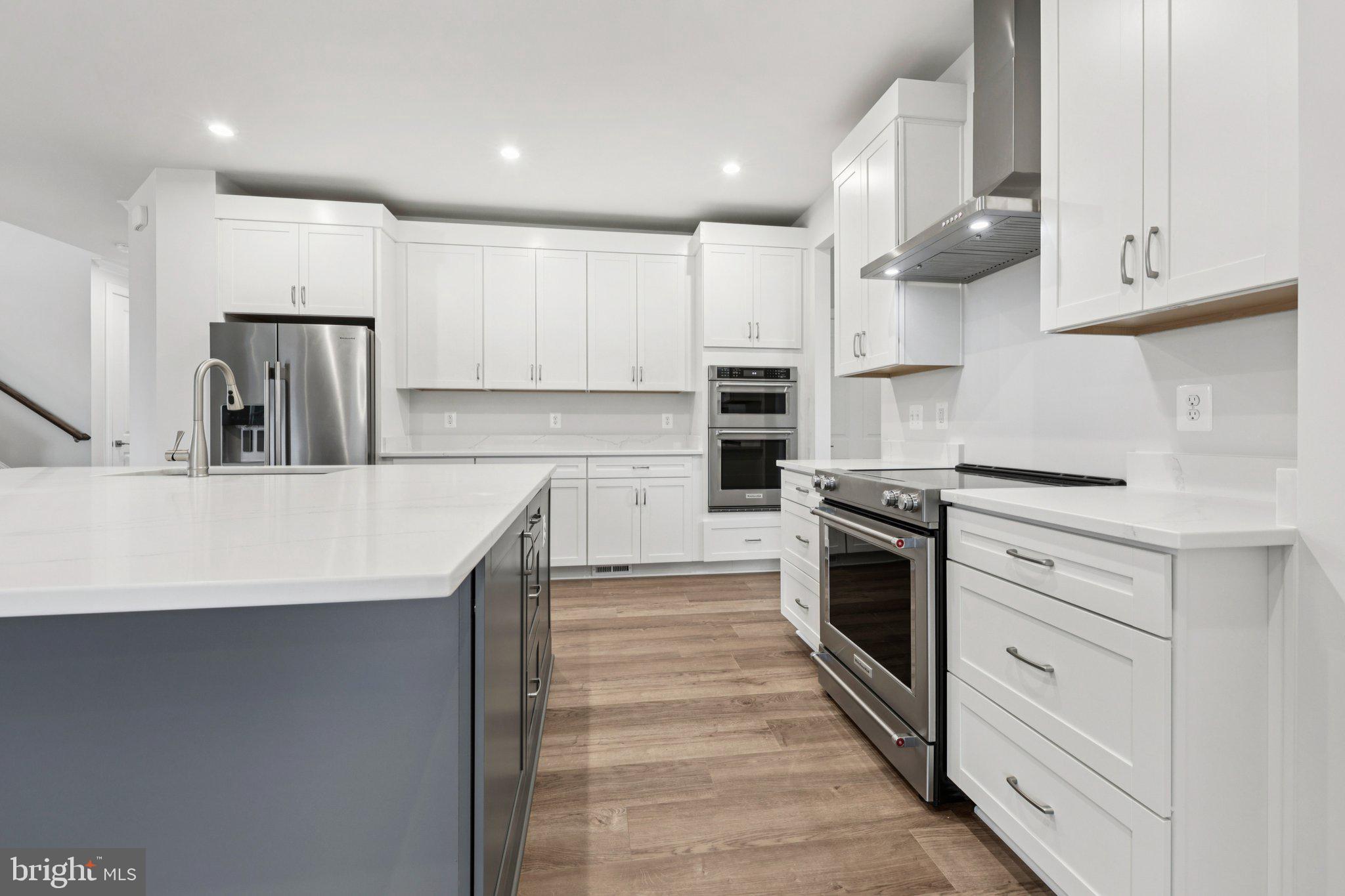 JEFFERSON SQUARE - Residential