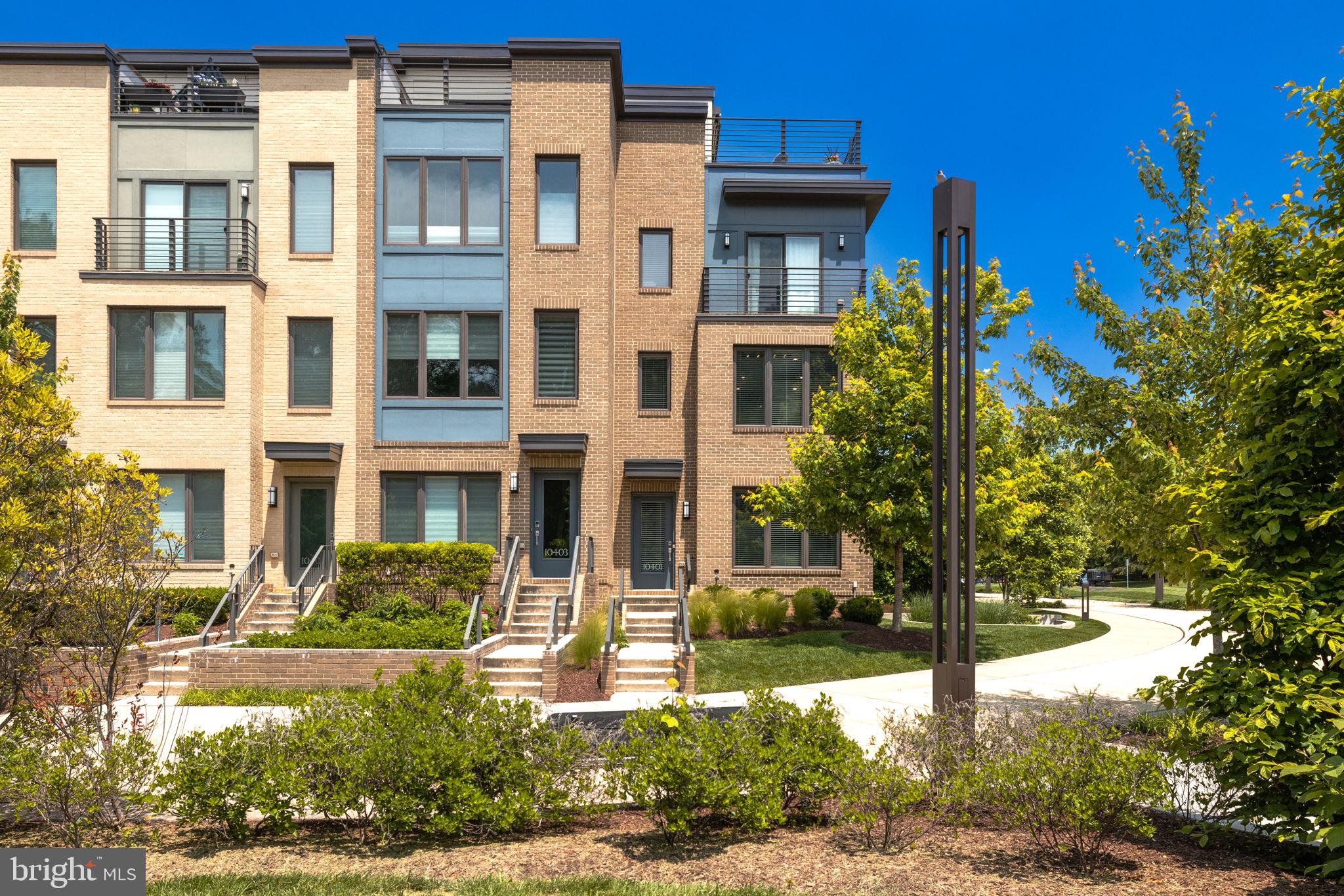 MONTGOMERY ROW - Residential