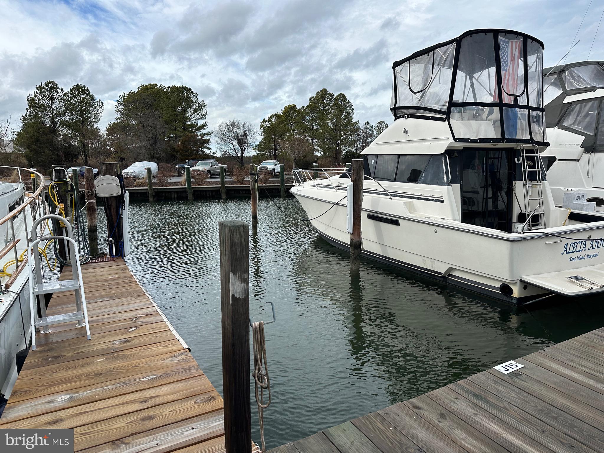 PINEY NARROWS - Residential