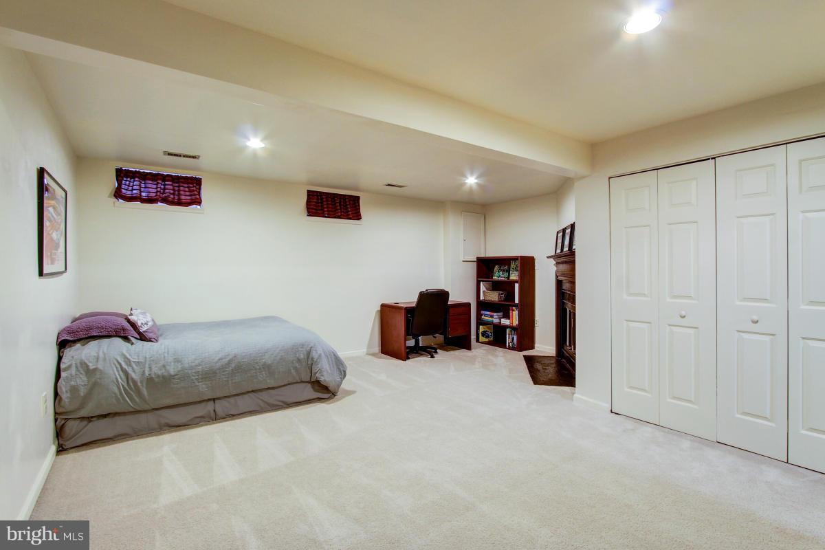 GUNNERS LAKE VILLAGE - Residential