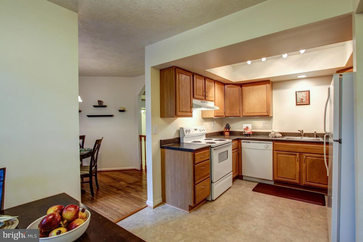 GUNNERS LAKE VILLAGE - Residential