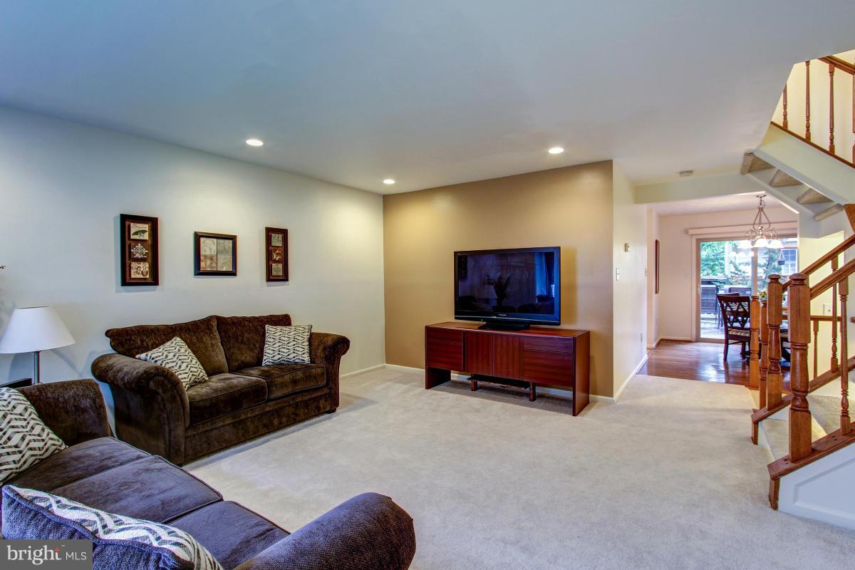 GUNNERS LAKE VILLAGE - Residential