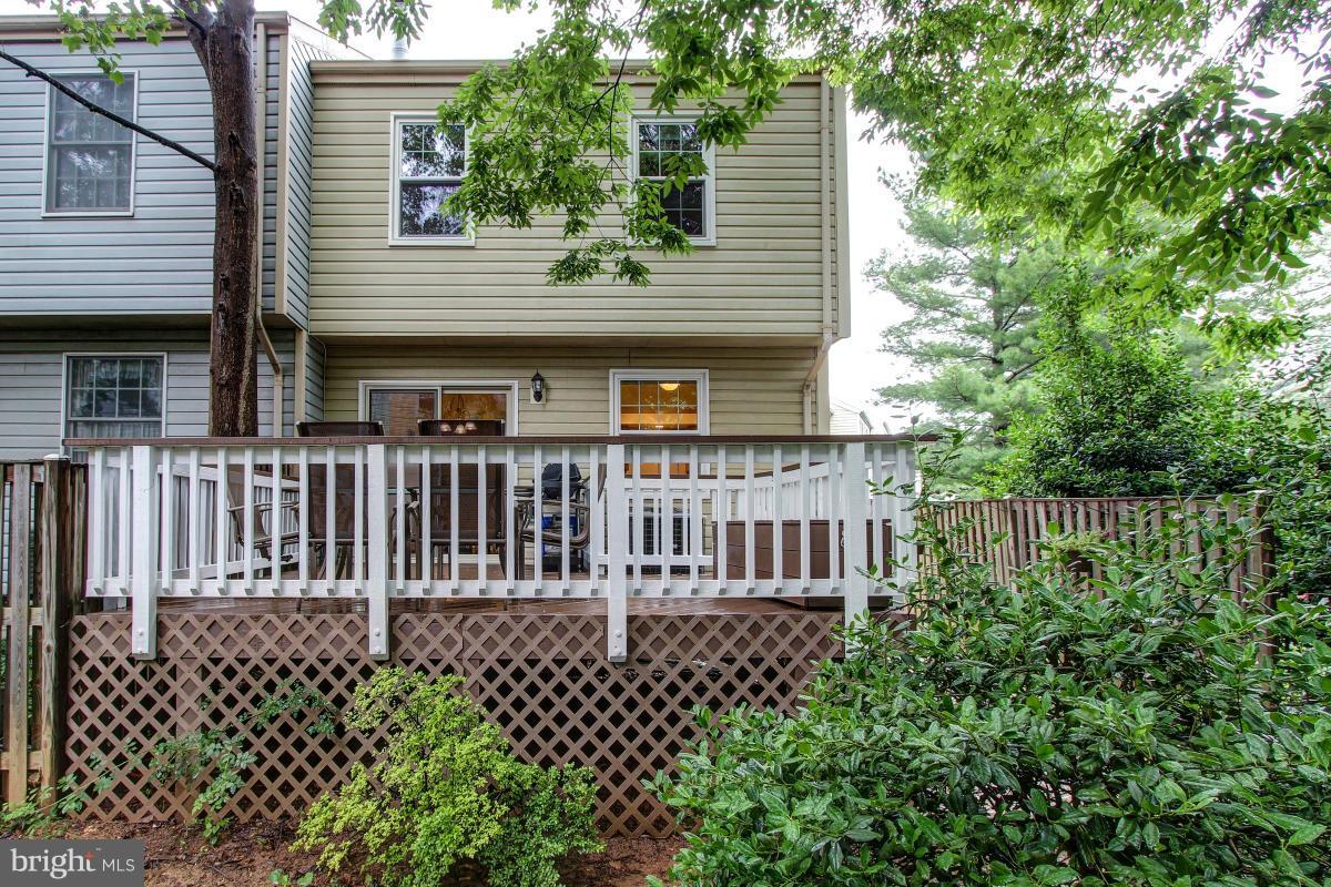 GUNNERS LAKE VILLAGE - Residential