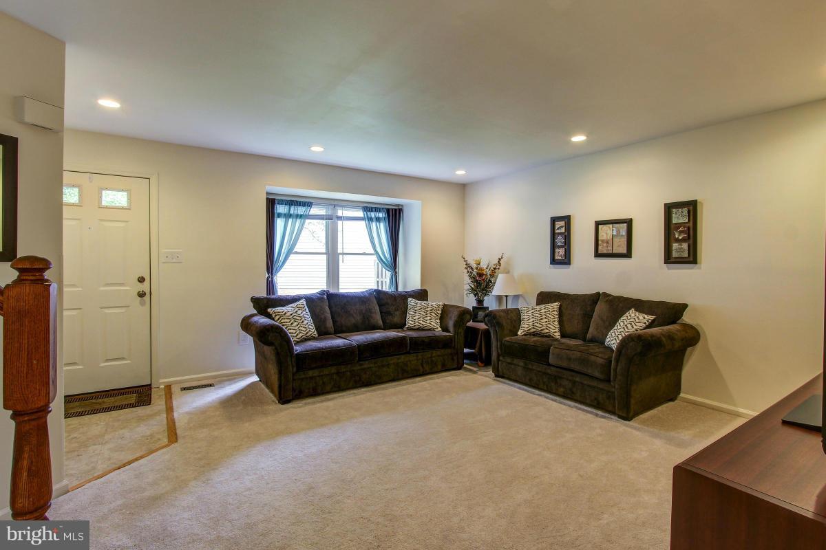 GUNNERS LAKE VILLAGE - Residential