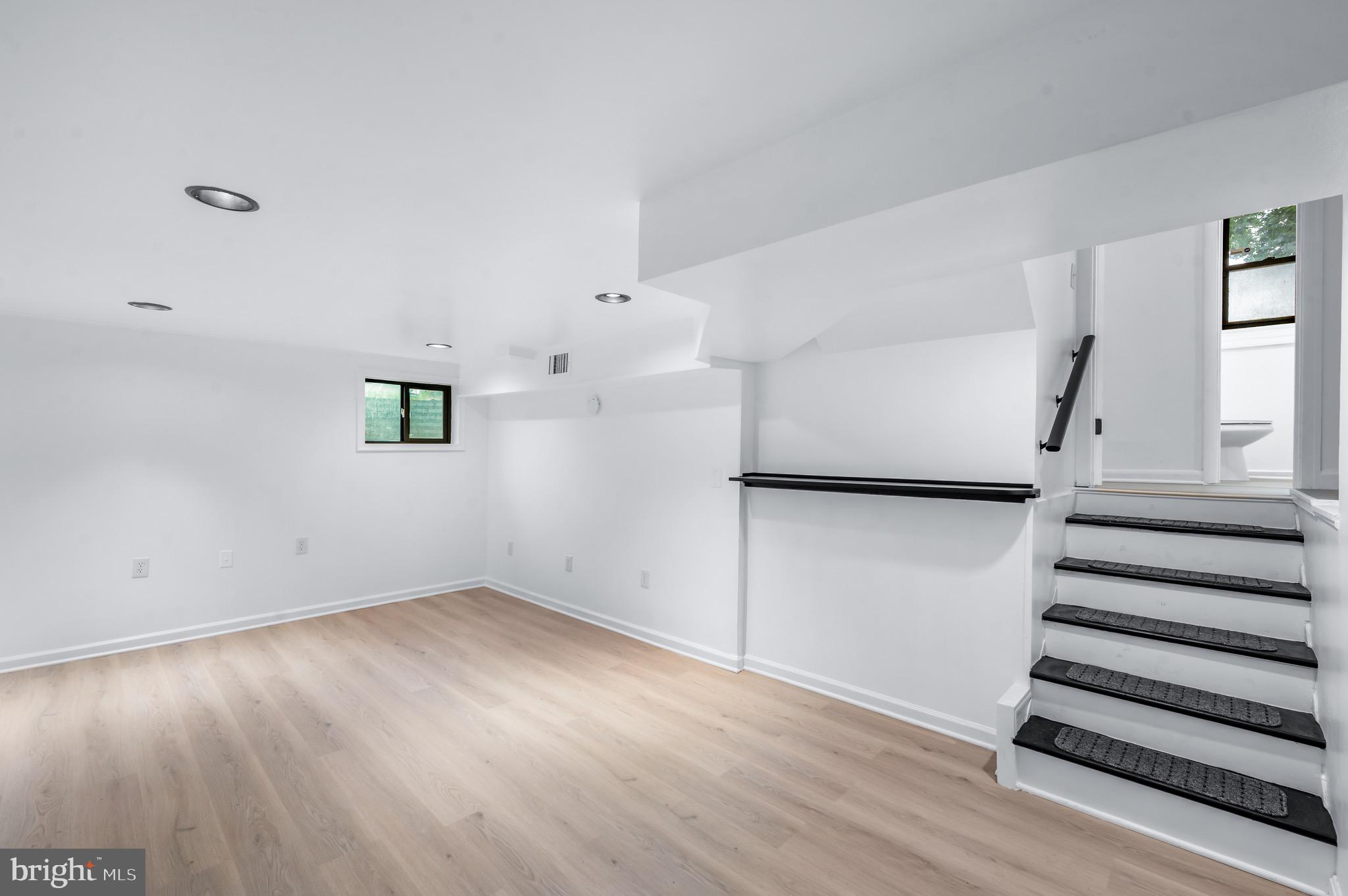 OXON HILL - Residential