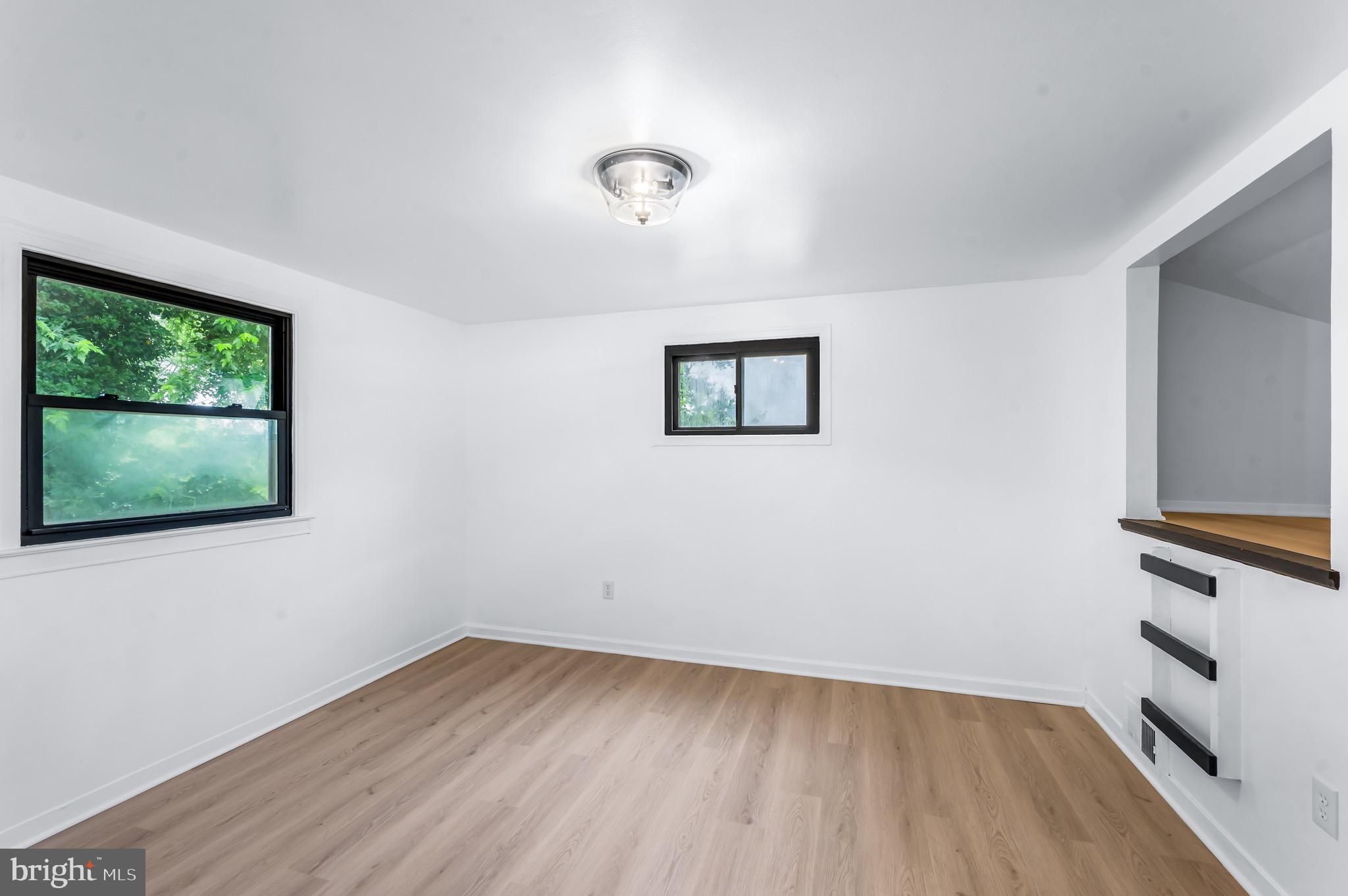 OXON HILL - Residential