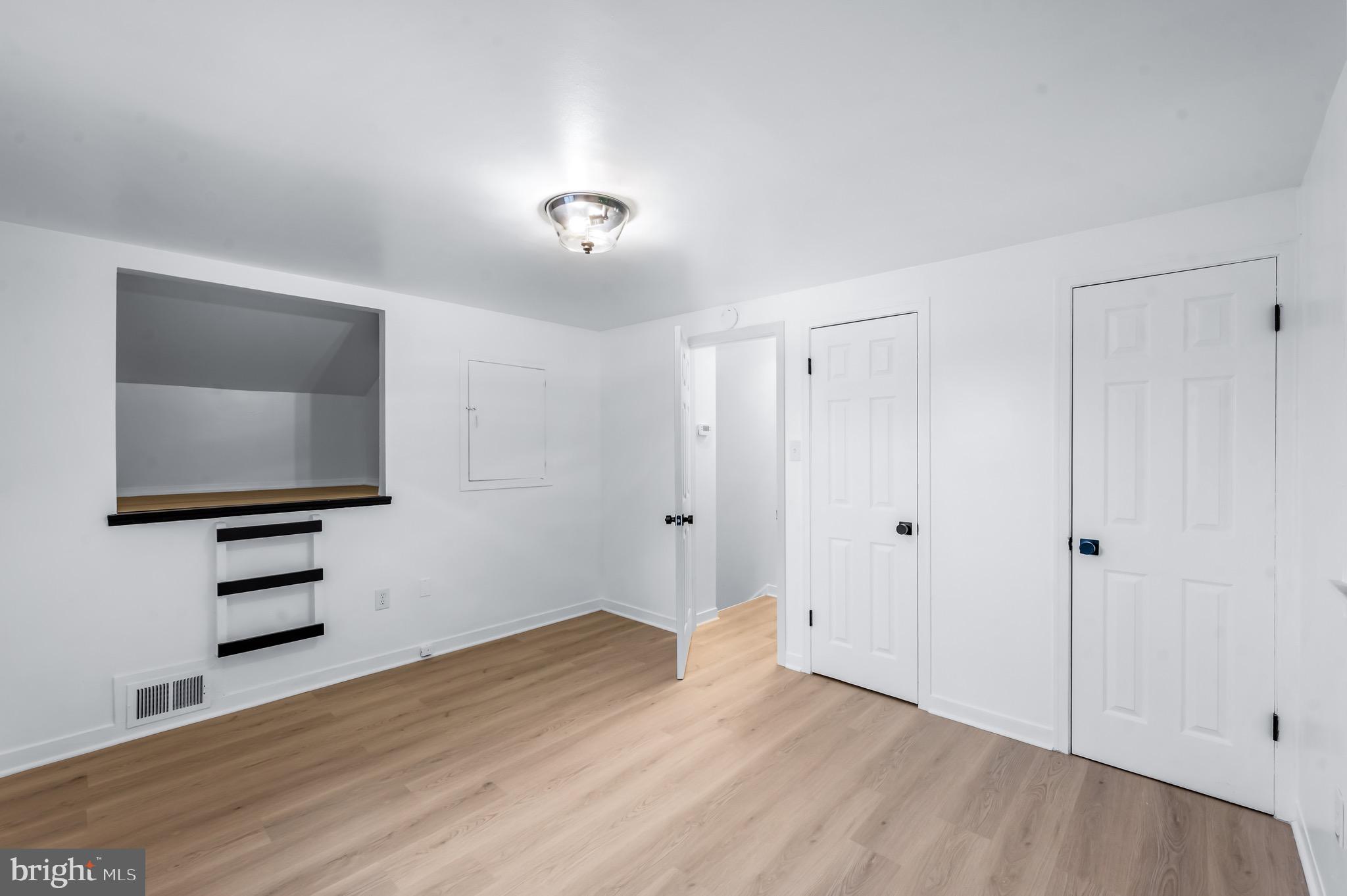 OXON HILL - Residential