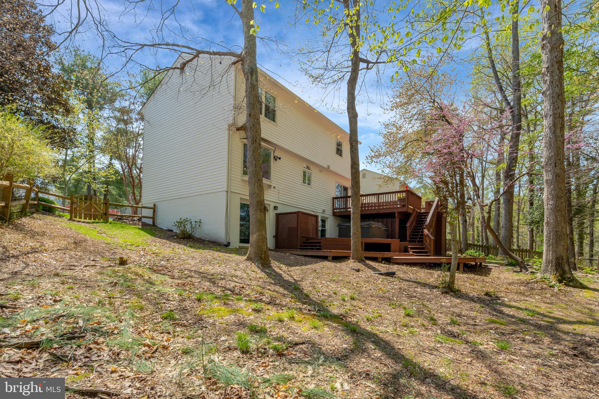 LAKE RIDGE - Residential